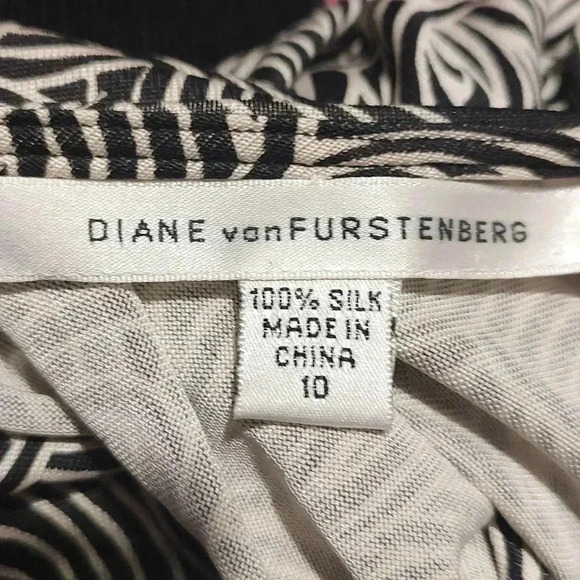 Diane Von Furstenberg sleeveless silk jersey wrap dress - Picture 4 of 4